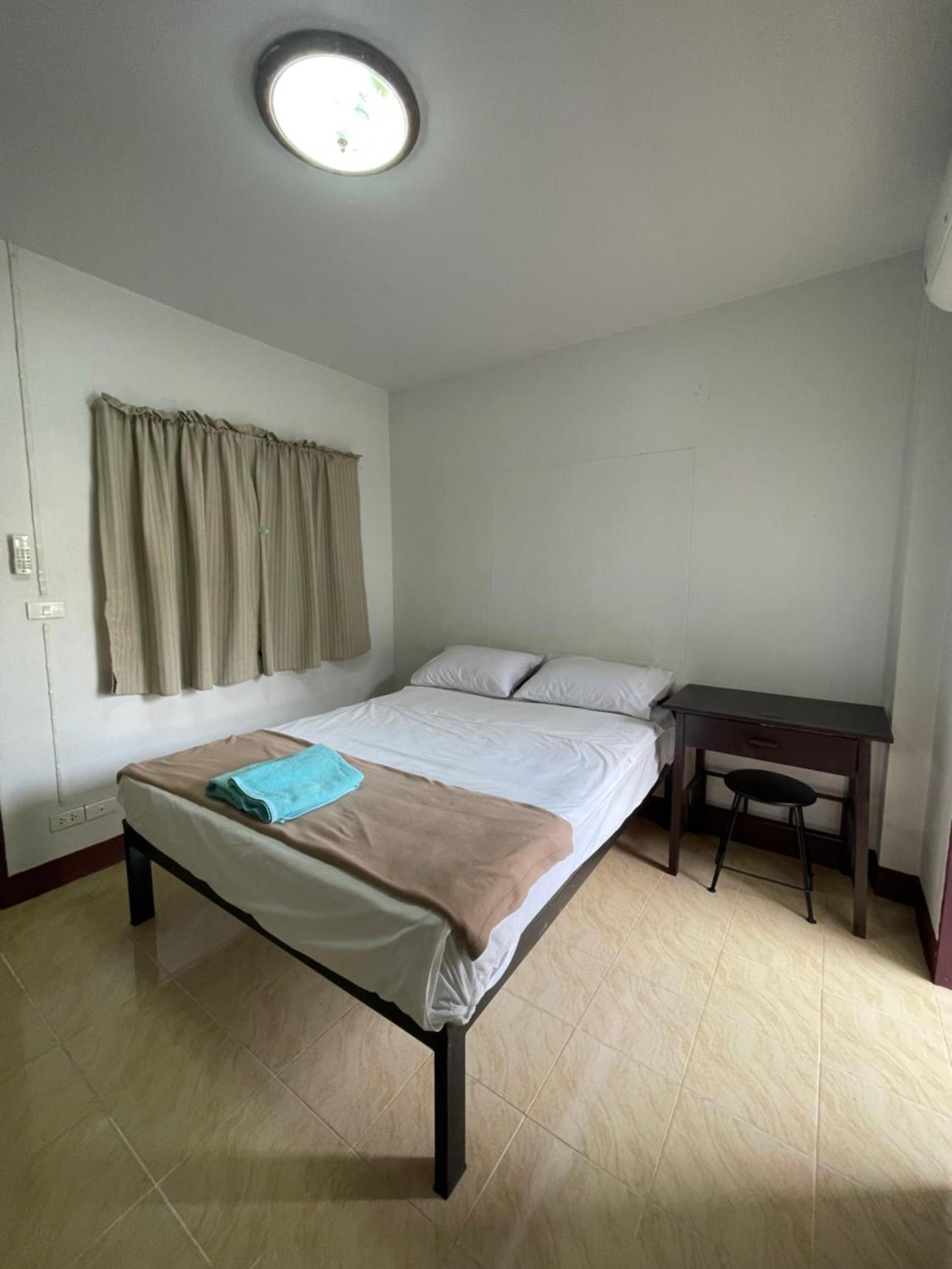 Jj Guesthouse Чиангмай Экстерьер фото