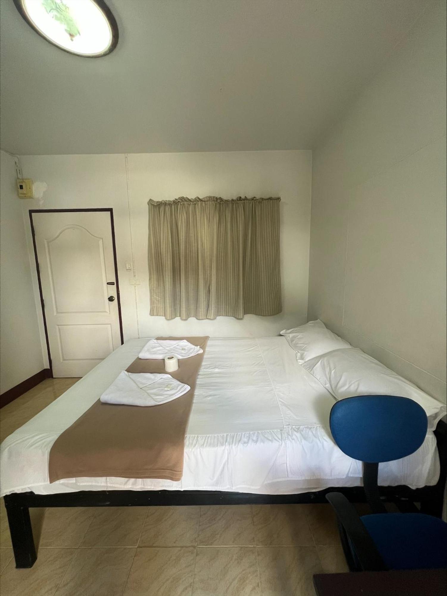 Jj Guesthouse Чиангмай Экстерьер фото